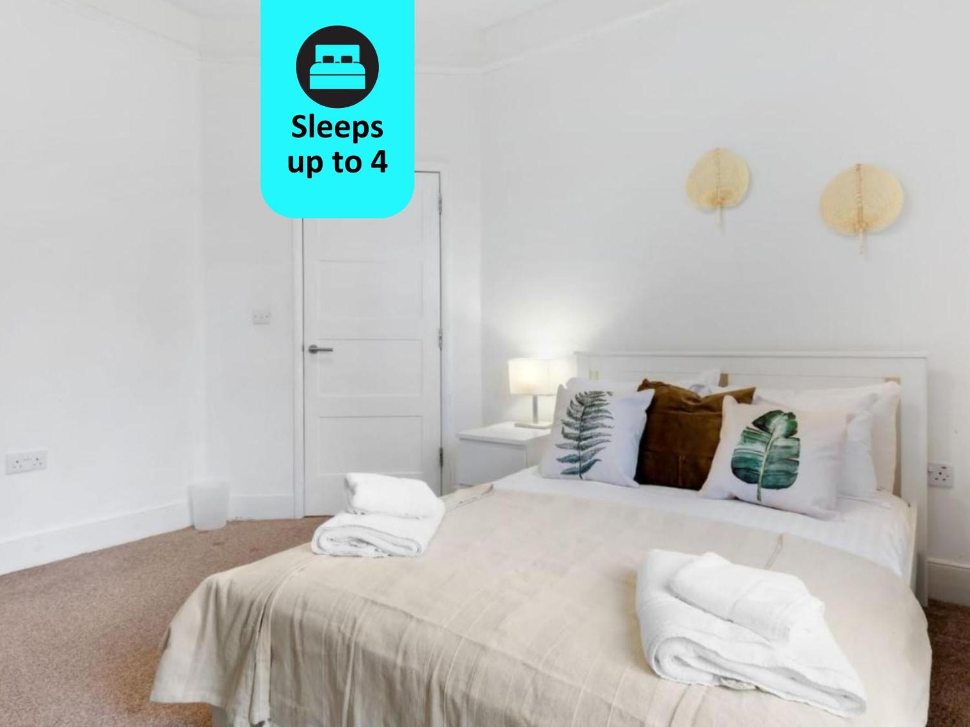 Chic 1Br House In Hounslow - 12 Mins From Heathrow Airport Apartment Feltham ภายนอก รูปภาพ